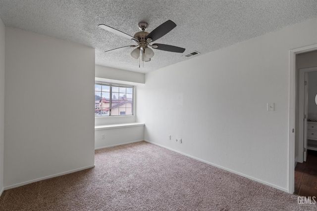 2909 Woodglen Drive, Bakersfield, CA 93311