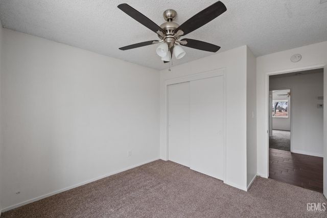 2909 Woodglen Drive, Bakersfield, CA 93311