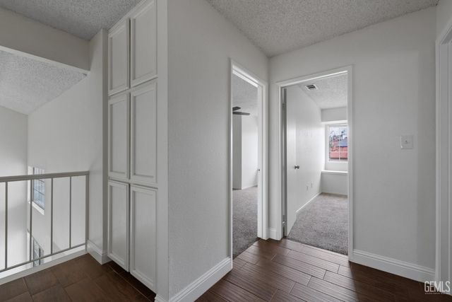 2909 Woodglen Drive, Bakersfield, CA 93311