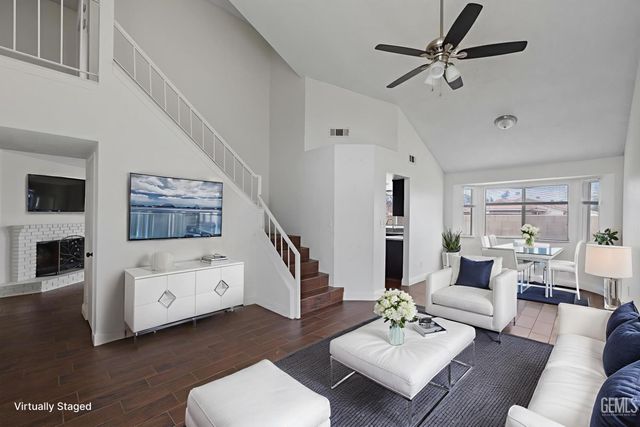 2909 Woodglen Drive, Bakersfield, CA 93311