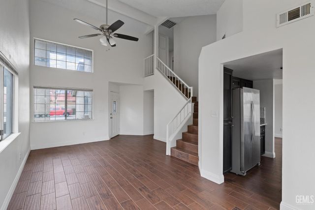 2909 Woodglen Drive, Bakersfield, CA 93311