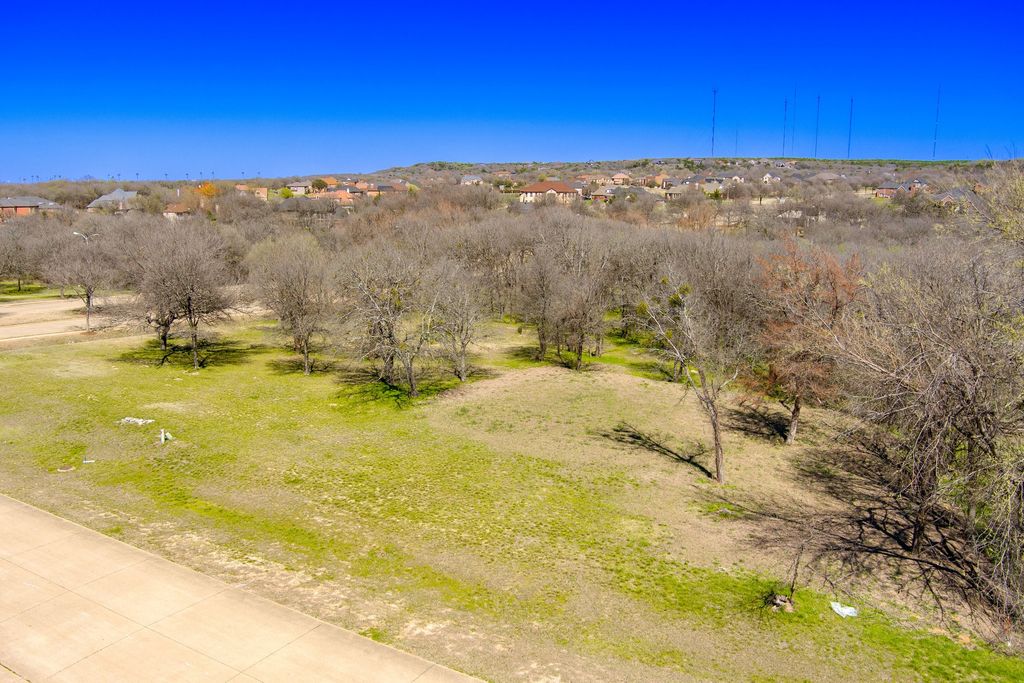 2491 CREEKWOOD Drive, Cedar Hill, TX 75104