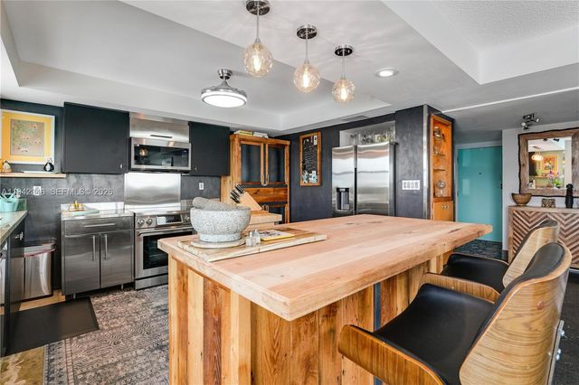 9250 W Bay Harbor Dr PH-C, Bay Harbor Islands, FL 33154