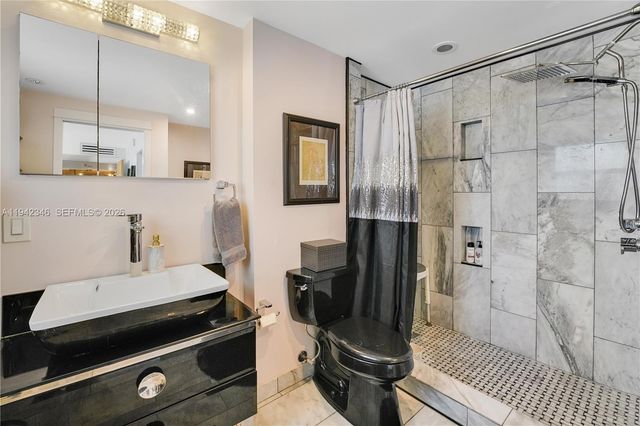 9250 W Bay Harbor Dr PH-C, Bay Harbor Islands, FL 33154