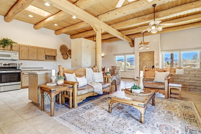 1701 Nez Perce Loop NE, Rio Rancho, NM 87144