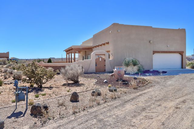 1701 Nez Perce Loop NE, Rio Rancho, NM 87144