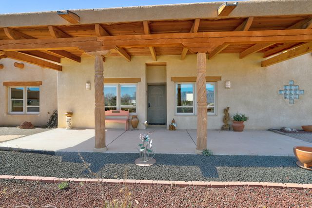 1701 Nez Perce Loop NE, Rio Rancho, NM 87144