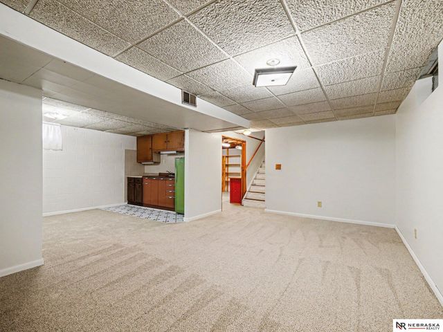 6117 Elm Street, Omaha, NE 68106