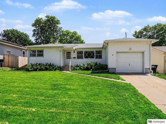 6117 Elm Street, Omaha, NE 68106