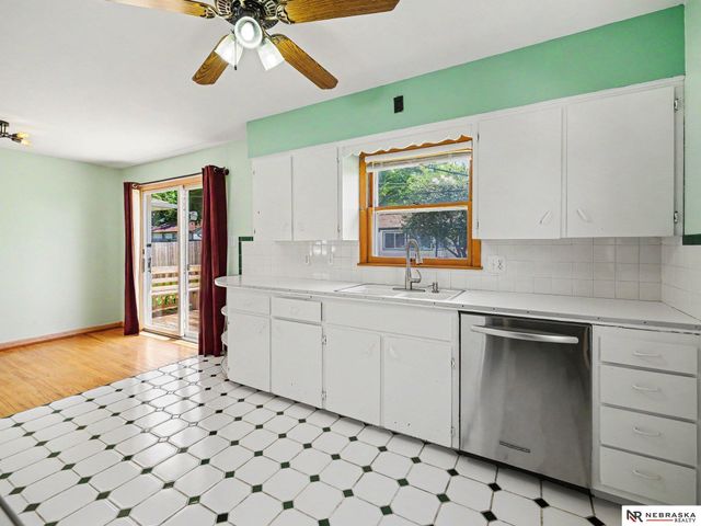6117 Elm Street, Omaha, NE 68106