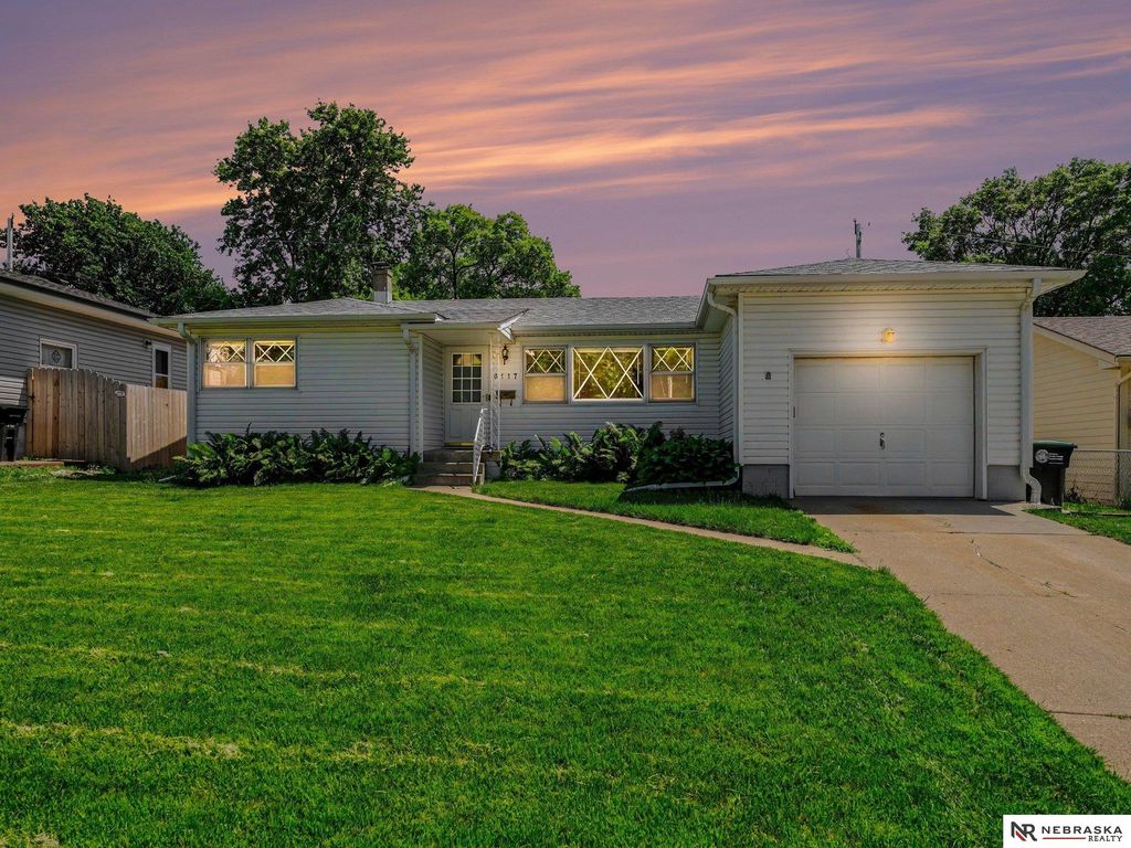 6117 Elm Street, Omaha, NE 68106