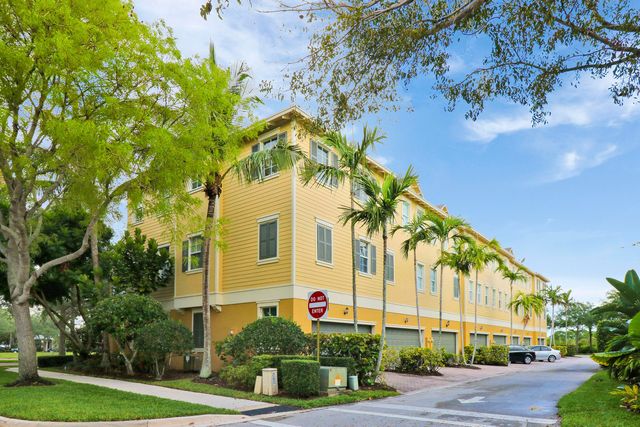 123 E Thatch Palm Circle, Jupiter, FL 33458