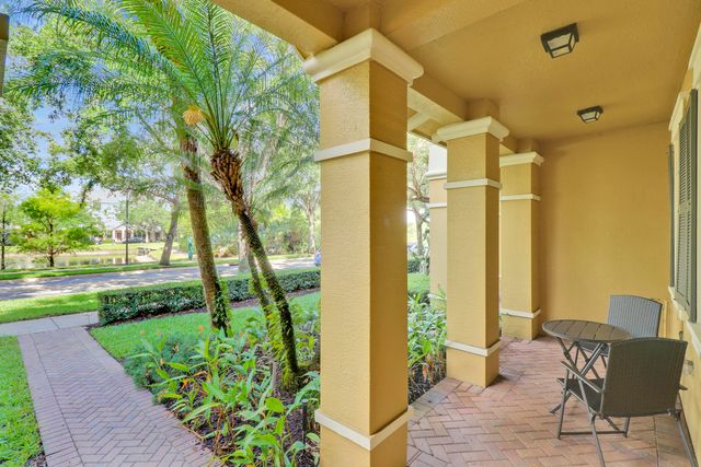123 E Thatch Palm Circle, Jupiter, FL 33458