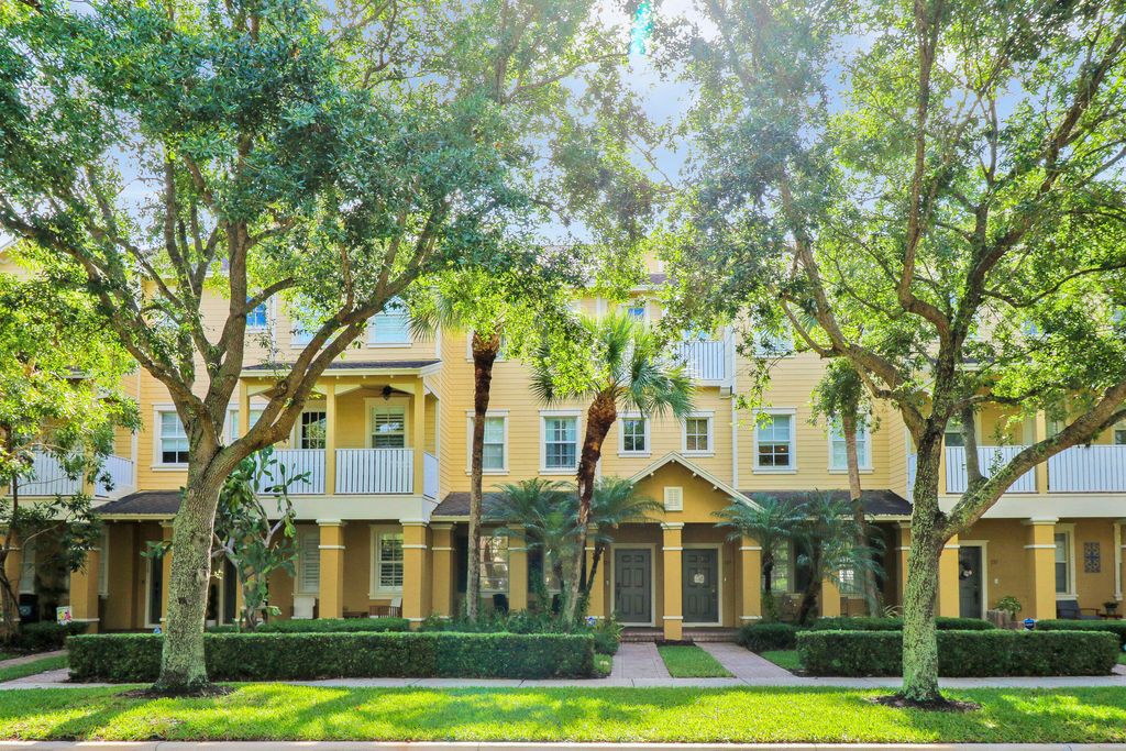 123 E Thatch Palm Circle, Jupiter, FL 33458