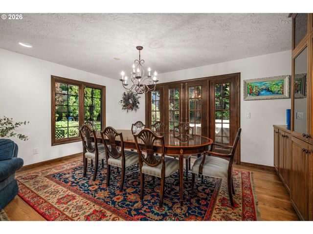 6340 Sw CAMELOT Ln, Portland, OR 97219