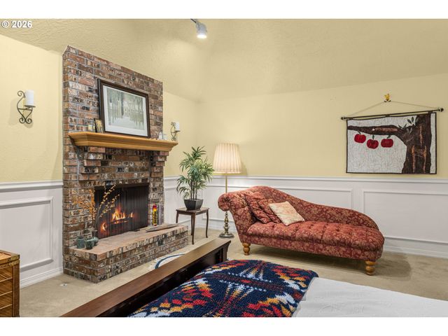 6340 Sw CAMELOT Ln, Portland, OR 97219