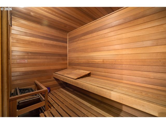 6340 Sw CAMELOT Ln, Portland, OR 97219