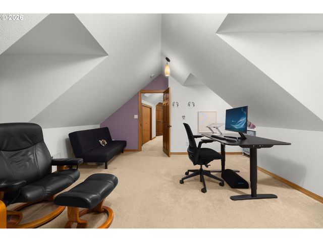 6340 Sw CAMELOT Ln, Portland, OR 97219