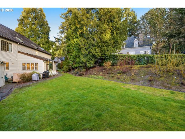 6340 Sw CAMELOT Ln, Portland, OR 97219