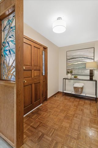 5441 S Edgewood Avenue, La Grange Highlands, IL 60525