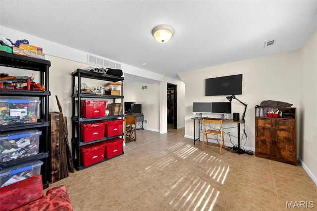 8 Creekwood Drive, St Peters, MO 63376
