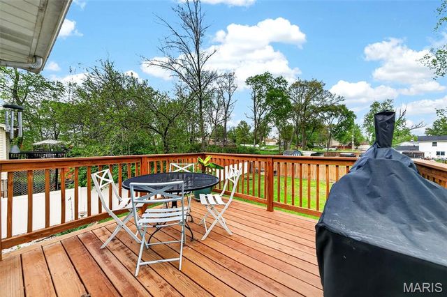 8 Creekwood Drive, St Peters, MO 63376