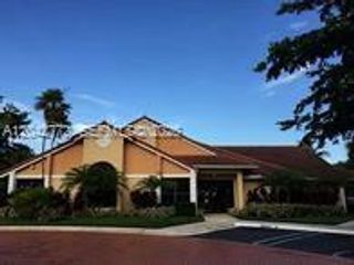 5721 Riverside Drive 103B5, Coral Springs, FL 33067