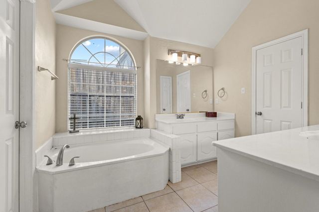 632 Delores Drive, Grand Prairie, TX 75052