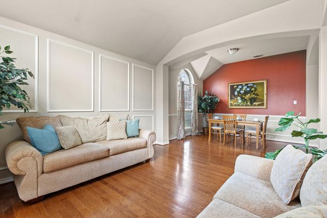 632 Delores Drive, Grand Prairie, TX 75052