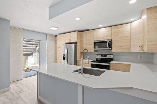 4035 S SCHOOL AVENUE C5, Sarasota, FL 34231