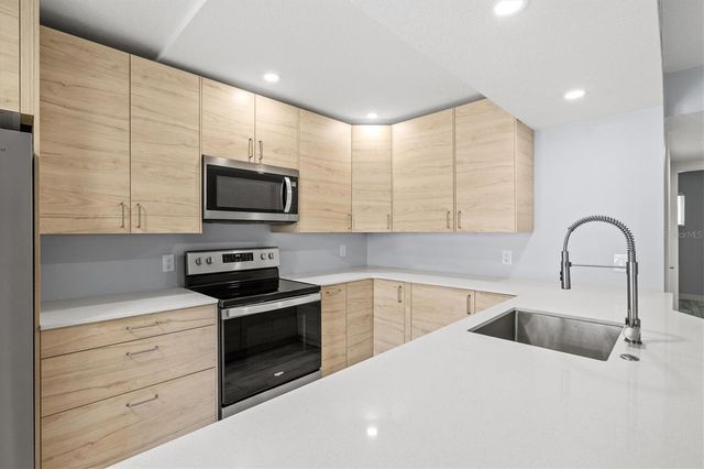 4035 S SCHOOL AVENUE C5, Sarasota, FL 34231