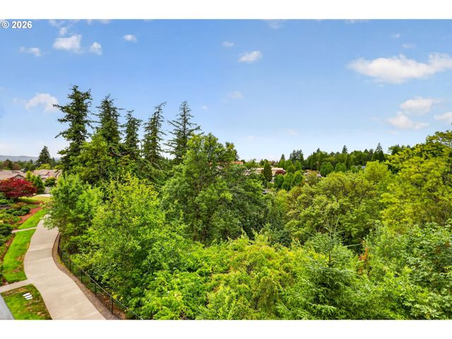 695 Nw FALLING WATERS Ln 404, Portland, OR 97229