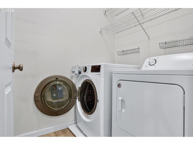 695 Nw FALLING WATERS Ln 404, Portland, OR 97229