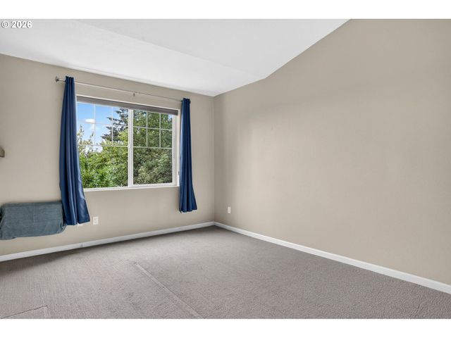 695 Nw FALLING WATERS Ln 404, Portland, OR 97229