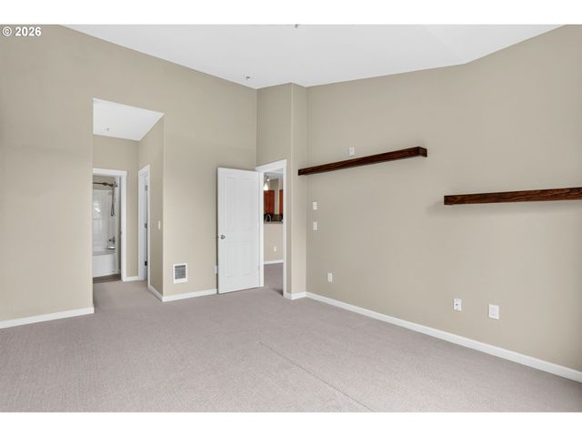695 Nw FALLING WATERS Ln 404, Portland, OR 97229
