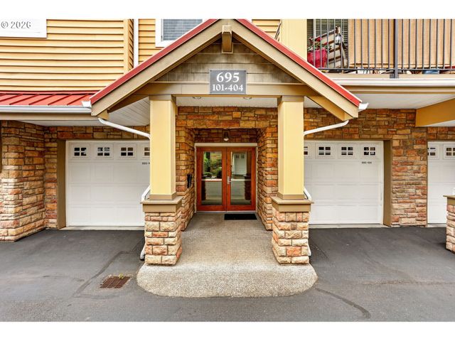 695 Nw FALLING WATERS Ln 404, Portland, OR 97229