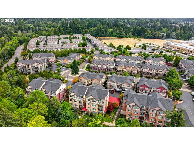 695 Nw FALLING WATERS Ln 404, Portland, OR 97229