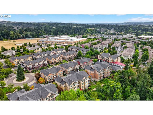 695 Nw FALLING WATERS Ln 404, Portland, OR 97229