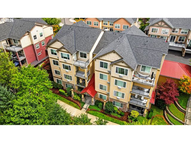 695 Nw FALLING WATERS Ln 404, Portland, OR 97229