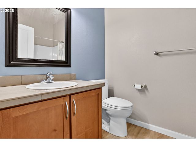 695 Nw FALLING WATERS Ln 404, Portland, OR 97229