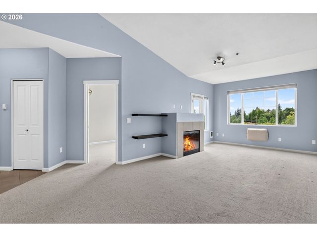 695 Nw FALLING WATERS Ln 404, Portland, OR 97229