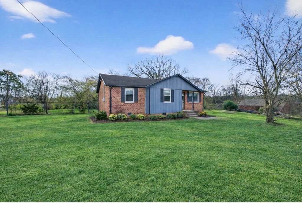 5510 Jernigan LN, Murfreesboro, TN 37129