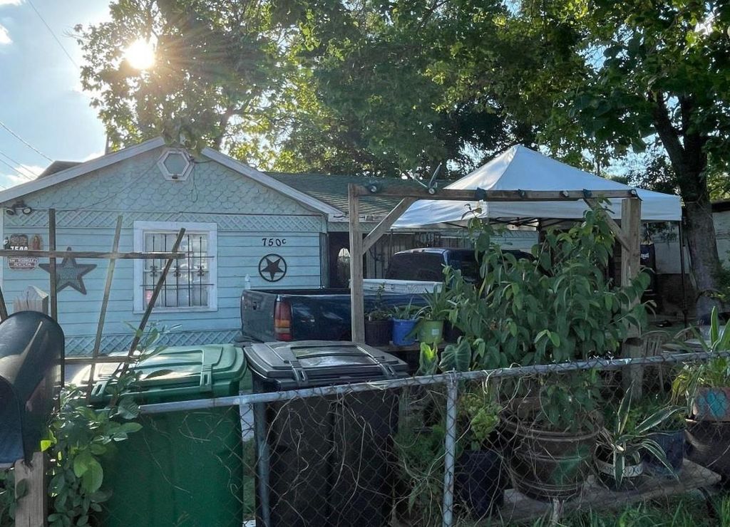 7509 Meadowview Drive, Houston, TX 77037