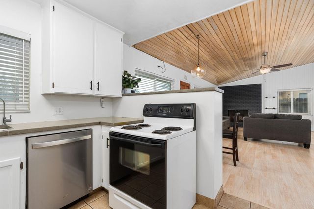 1114 W Princeton Avenue, Fresno, CA 93705