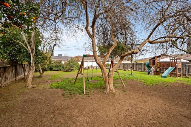 1114 W Princeton Avenue, Fresno, CA 93705