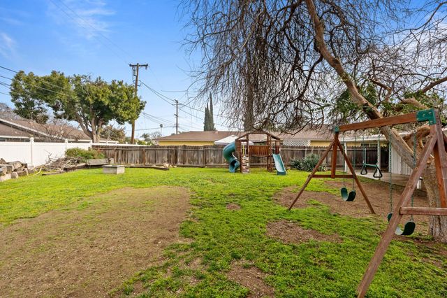 1114 W Princeton Avenue, Fresno, CA 93705