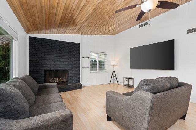 1114 W Princeton Avenue, Fresno, CA 93705