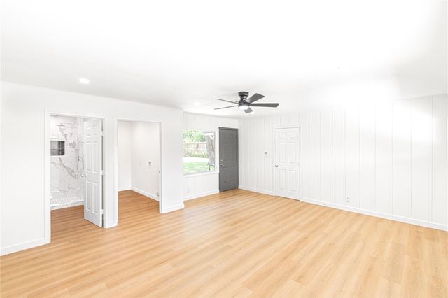 2730 Knotty Oaks Trail, Houston, TX 77045