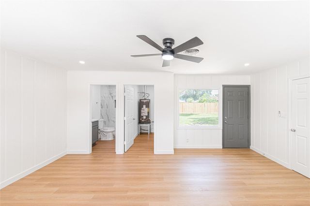 2730 Knotty Oaks Trail, Houston, TX 77045