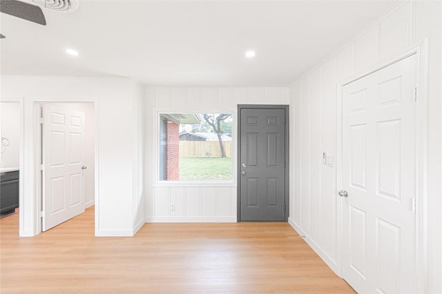 2730 Knotty Oaks Trail, Houston, TX 77045
